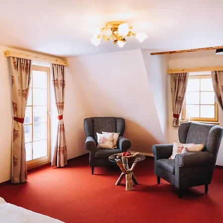 Erzgebirgshaus Zirbenliebe 펜션 Altenberg