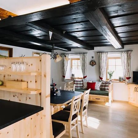 Zirbenliebe Feriehus *